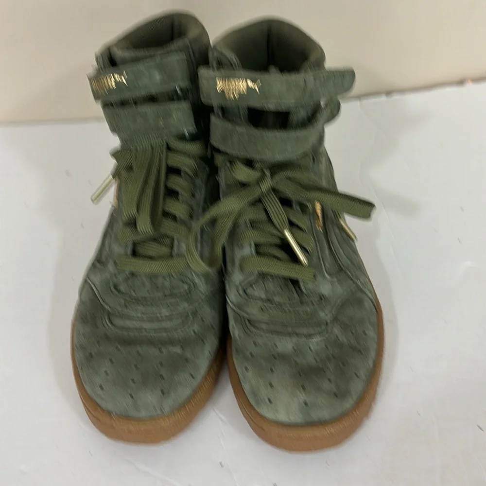 Puma Sky II Olive  Green Suede High Tops  Size 6.5